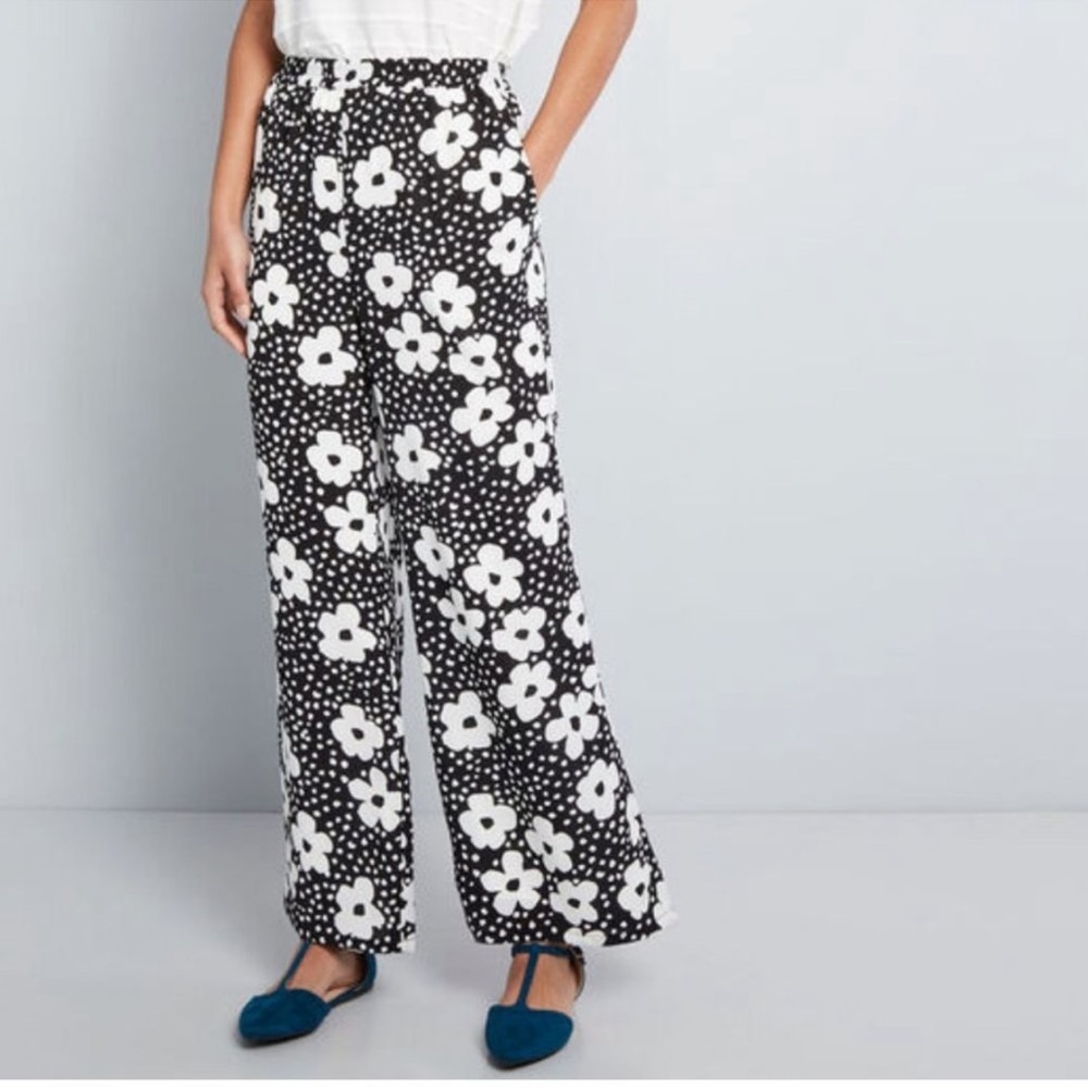ModCloth Black & White Floral Wide Leg Pants
